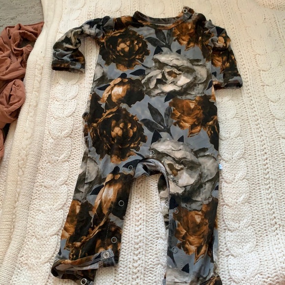 NWOT posh Peanut Paige Peony romper - Picture 2 of 4